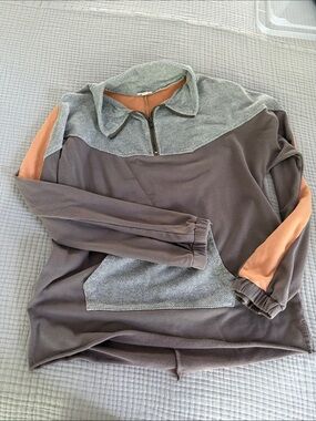 Hem & Thread Women's Colorblock Zip Pullover - Gray & Peach